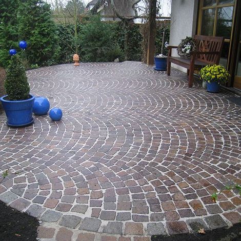 Terrasse mit Pflaster