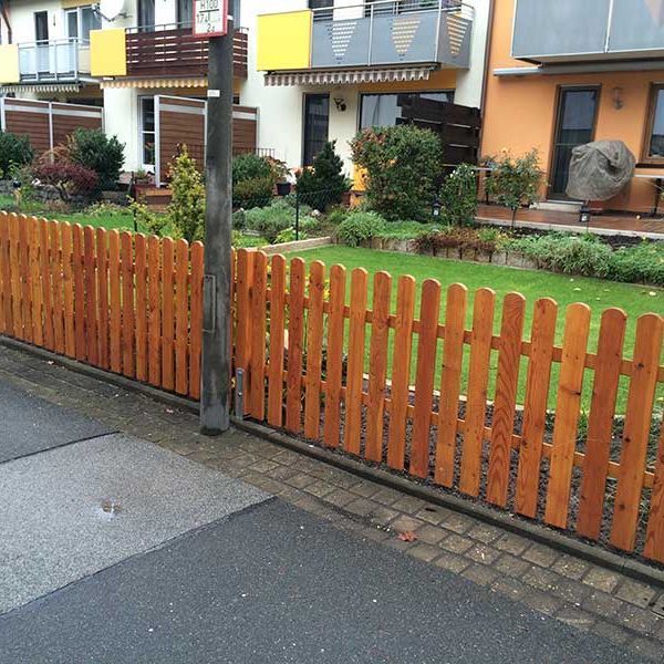 Zaun und Holzarbeiten