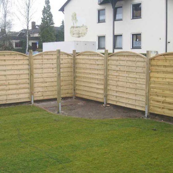 Zaun und Holzarbeiten