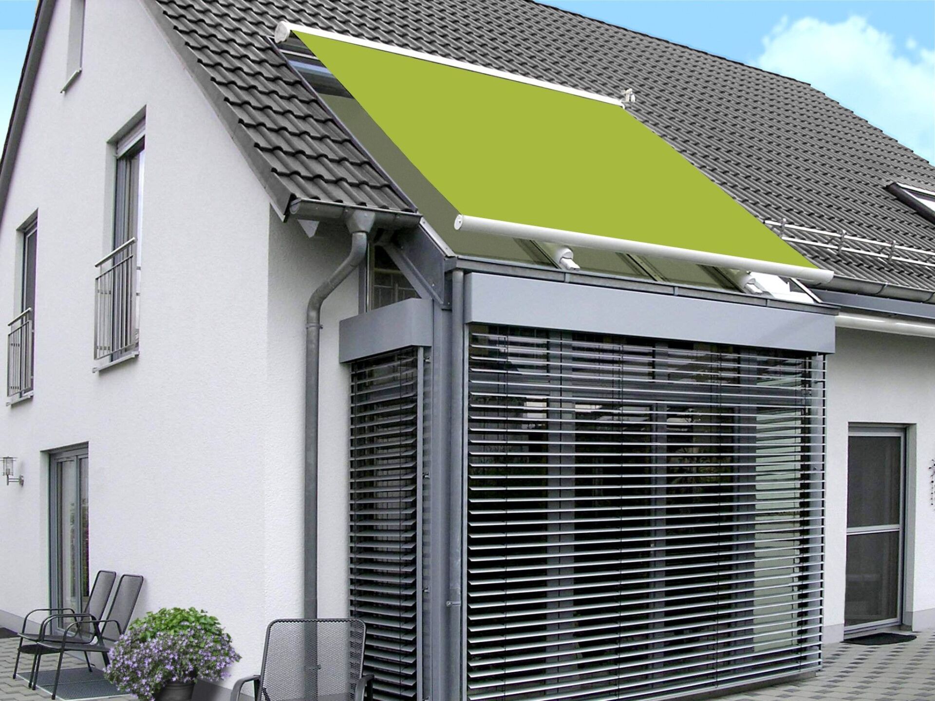 Wintergarten mit grüner abdeckung.