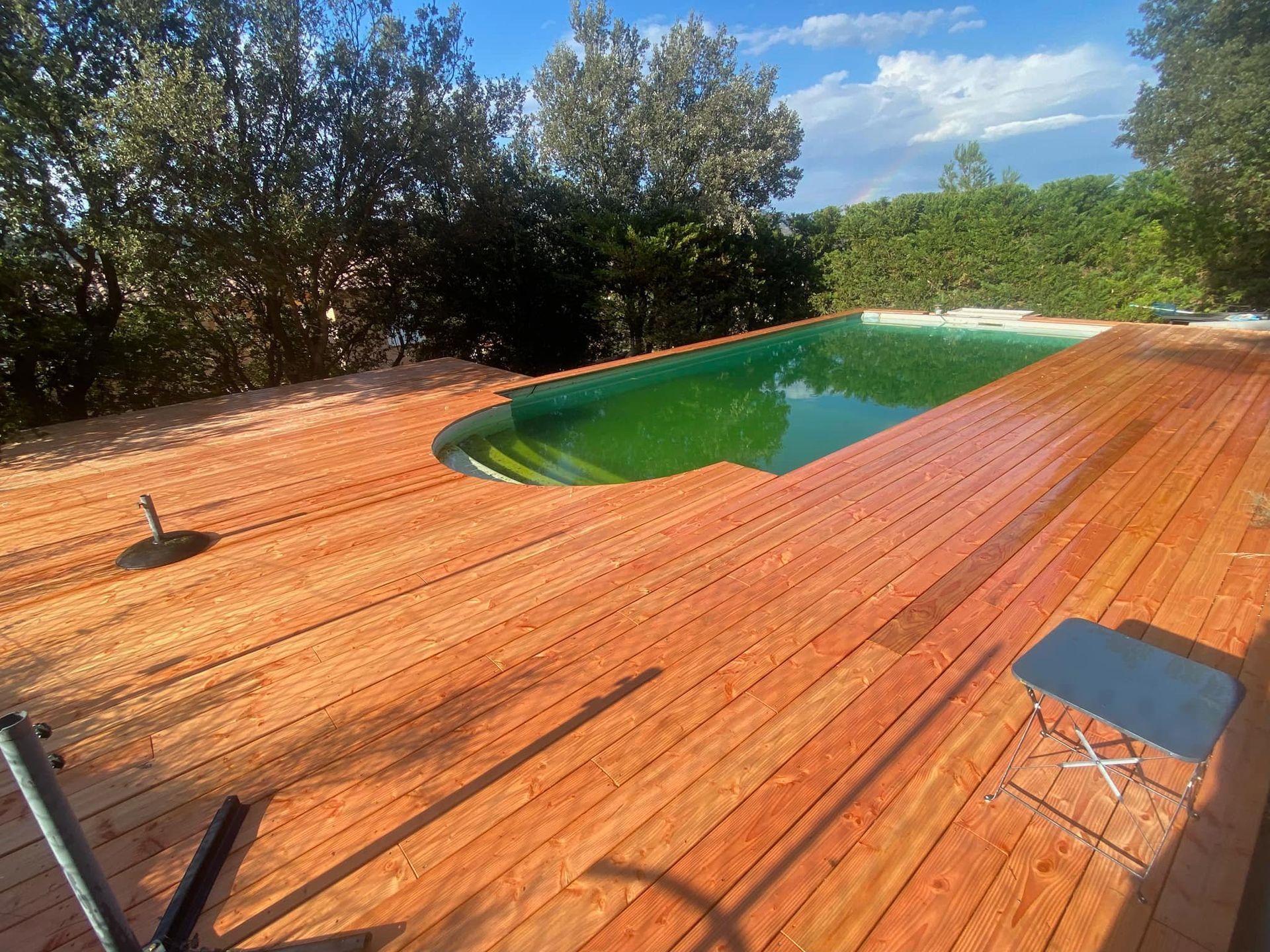 Terrasse pour piscine en bois
