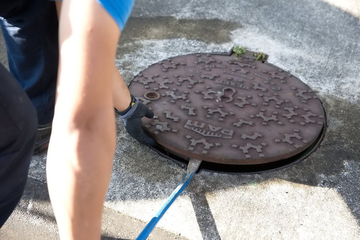 Ouverture d'une bouche d'égout