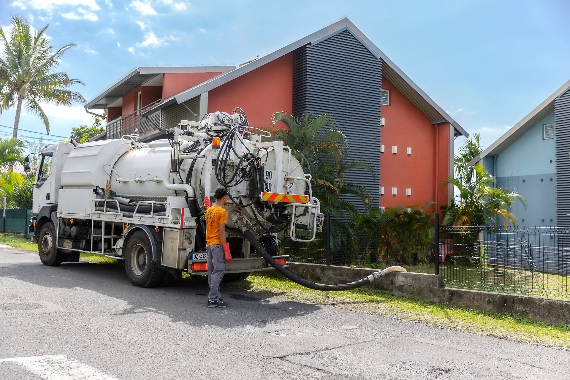 Vidange d'une fosse d'une maison