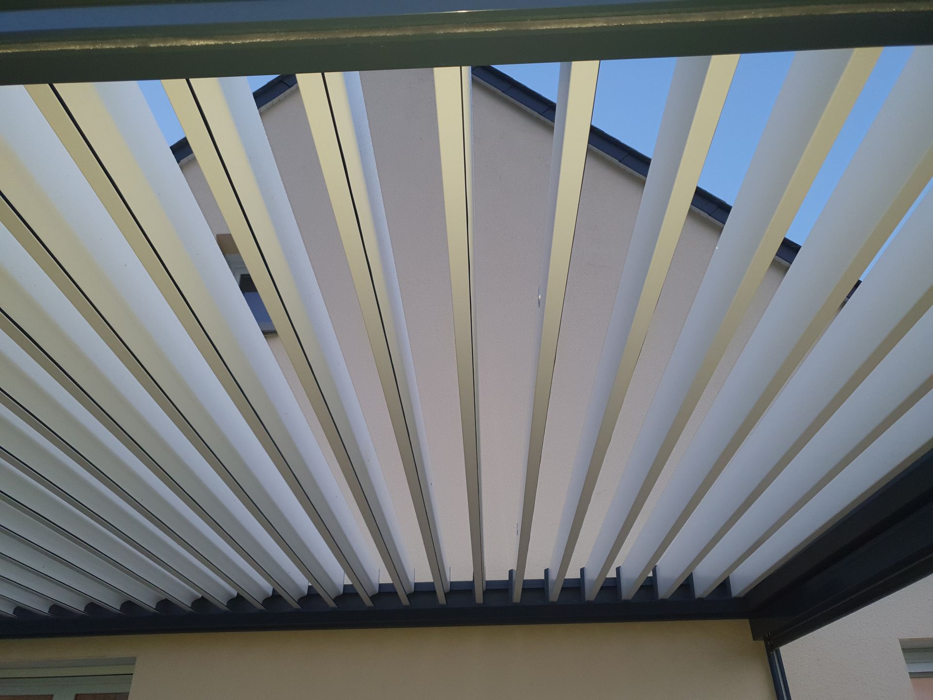 Focus sur les lames d'une pergola