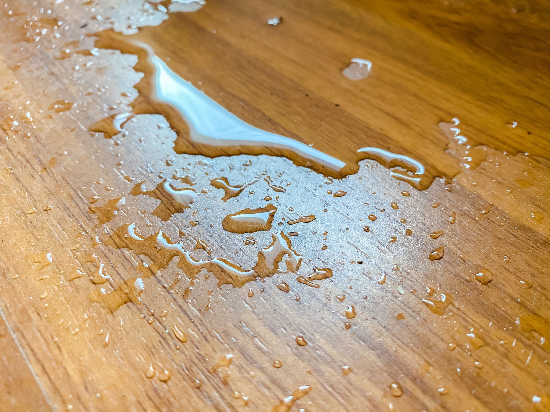 Fuite d'eau sur un sol