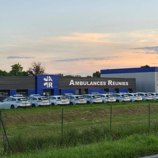 Ambulances au coucher de soleil