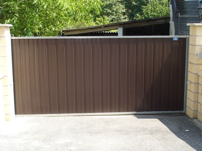 PUERTAS CORREDERAS Y BATIENTES GALVANIZADAS