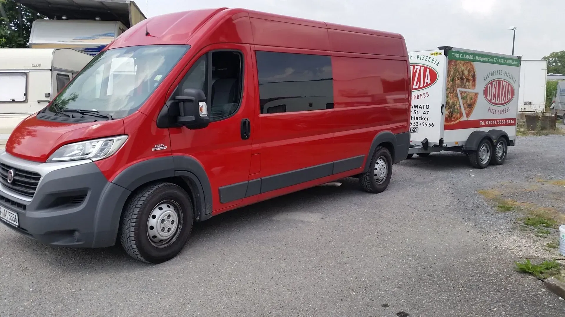 Pizza Delizia roter Van