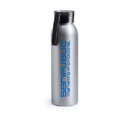 Botella de agua plateada con tapón y asa negros, texto