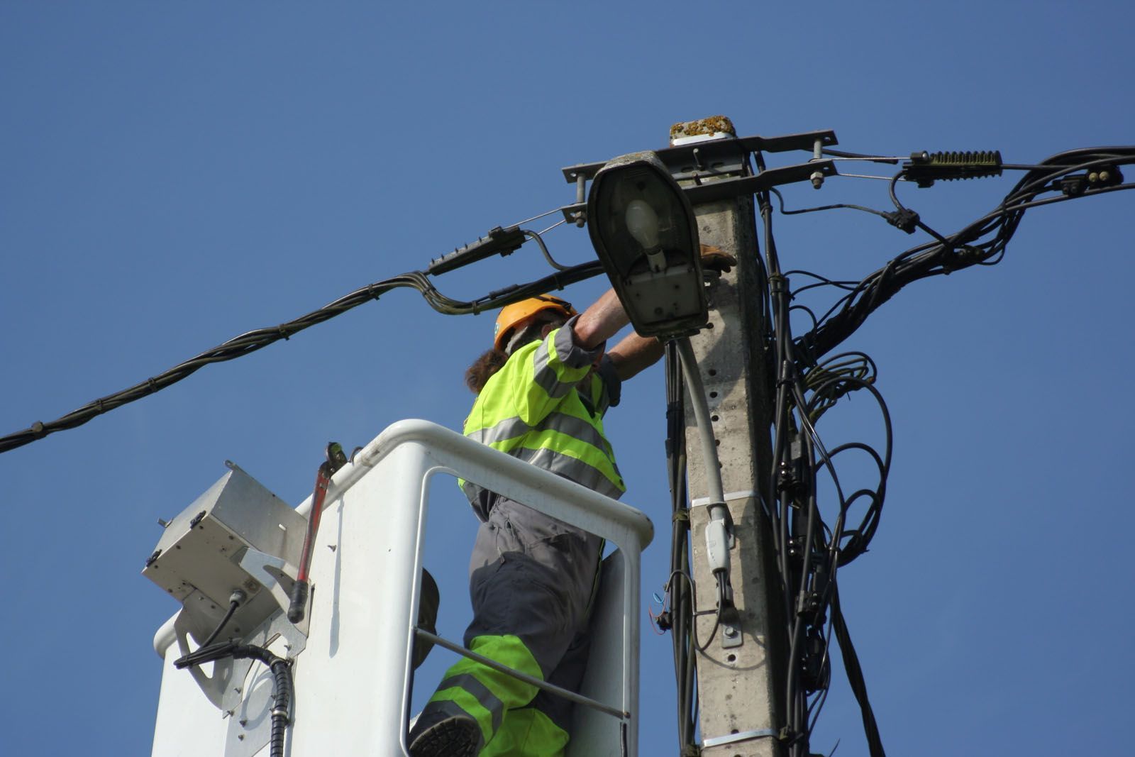 Dépannage électricité - A. Péneveyre SA
