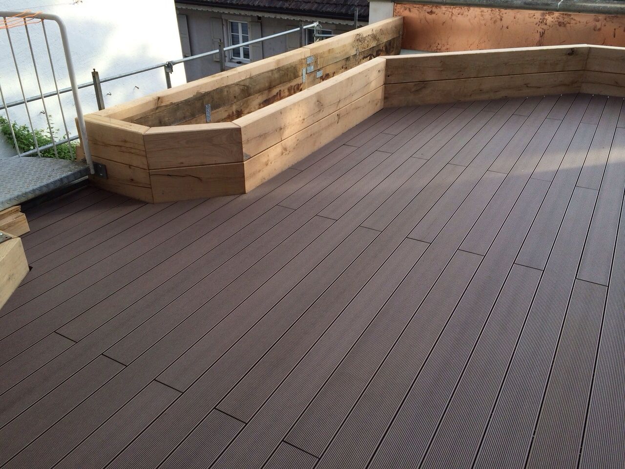 Exklusiver Umbau einer Terrasse.  Foto von der Gunzenhauser Gartenbau GmbH