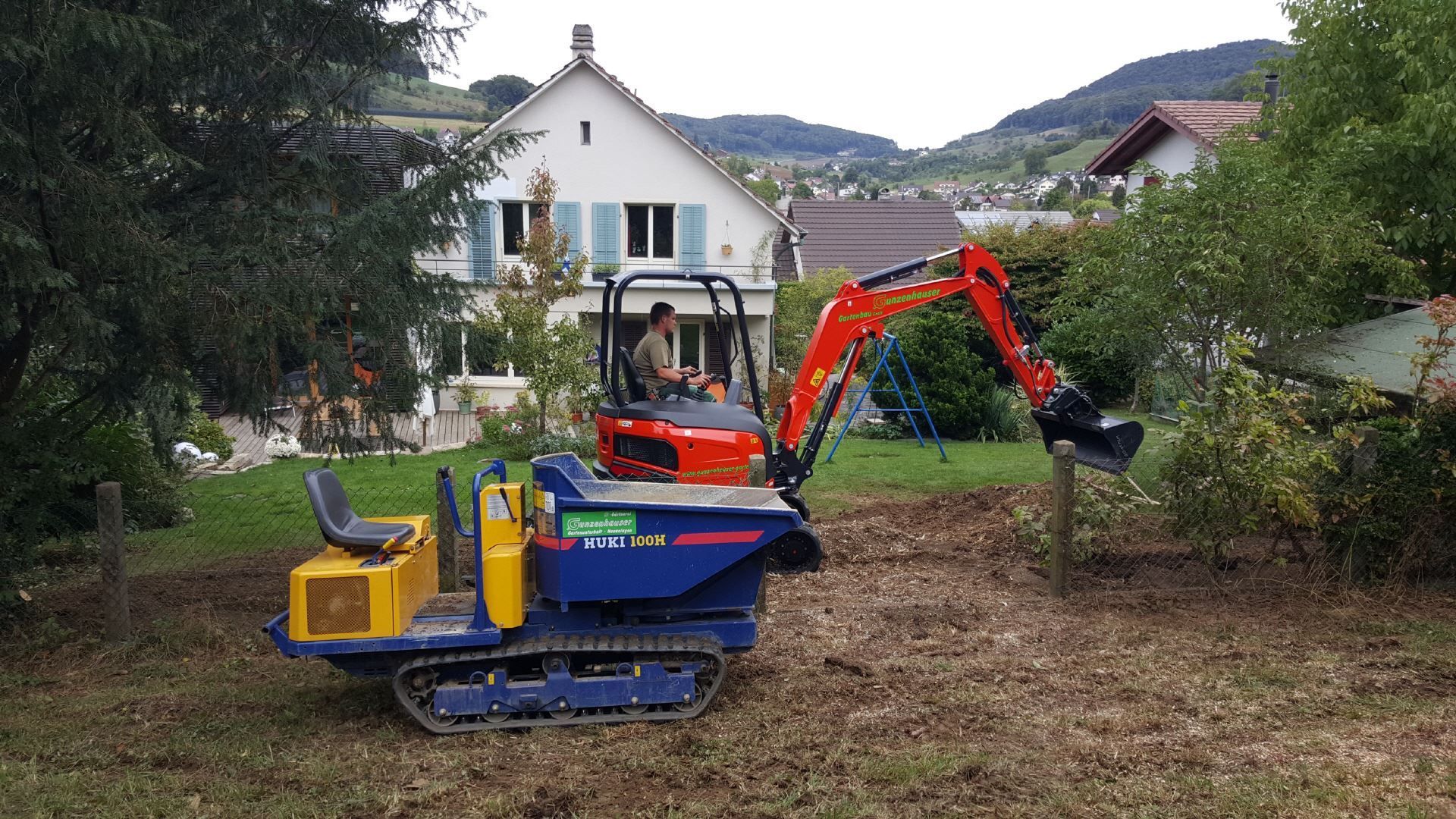 Laden und transportieren, neueste Geräte im Gartenbau schonen Natur und Budget