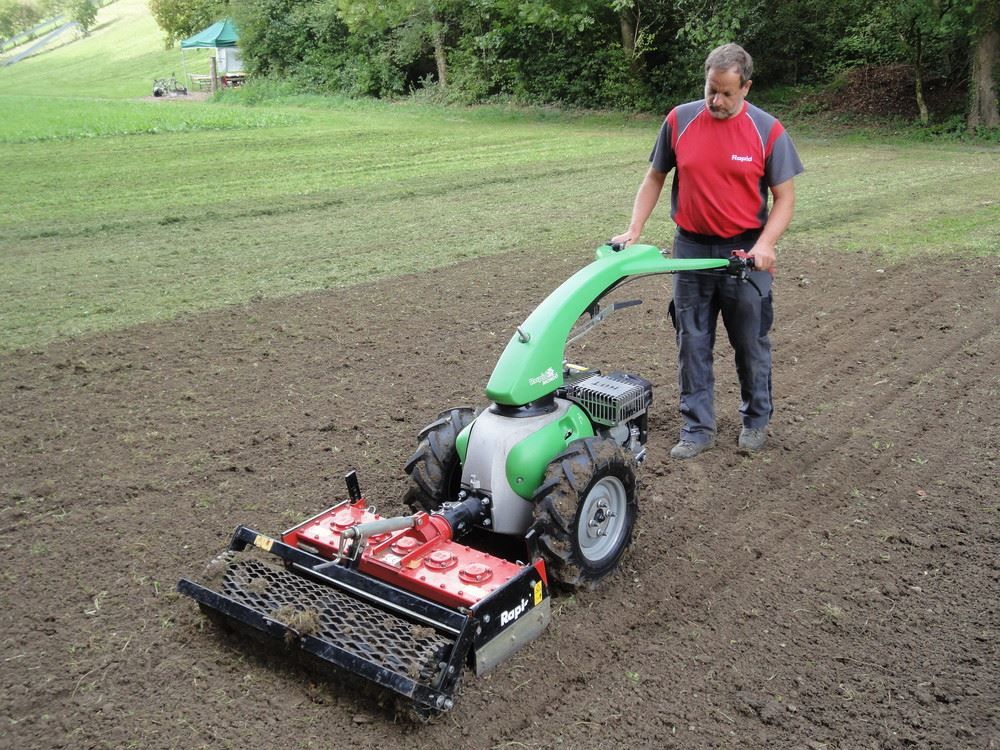 Rapid mit Kreiselegge Gunzenhauser Gartenbau GmbH Gelterkinden