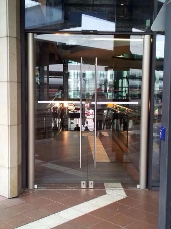 Schiebe- und Pendeltüren aus Glas