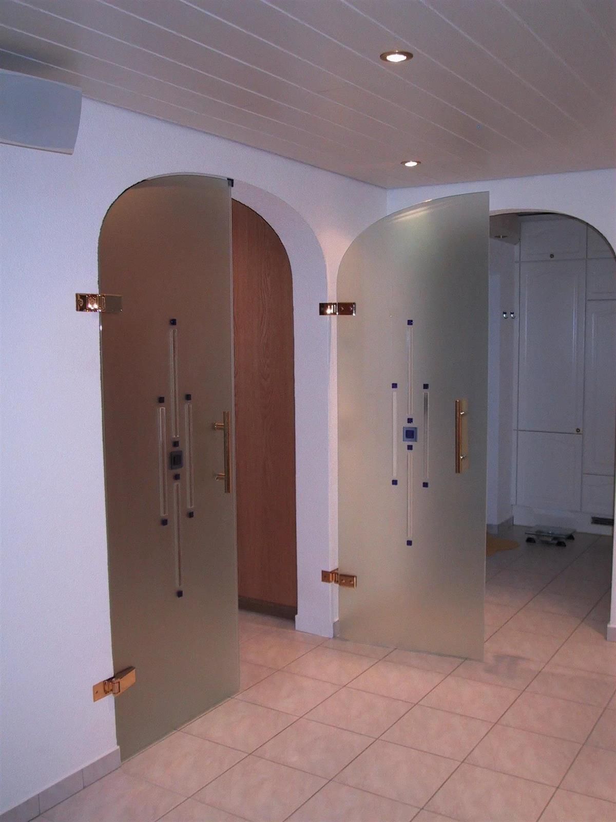 Schiebe- und Pendeltüren aus Glas