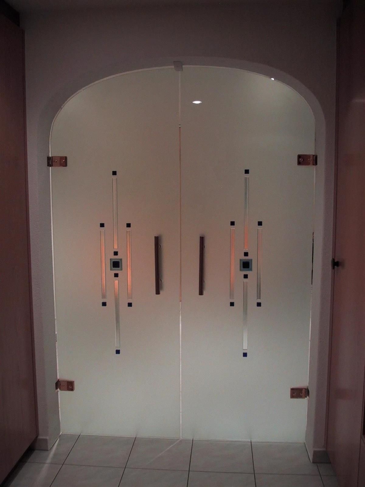 Schiebe- und Pendeltüren aus Glas