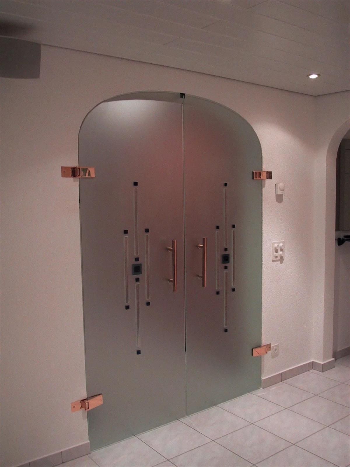 Schiebe- und Pendeltüren aus Glas