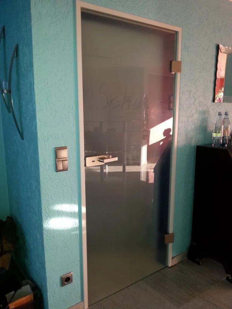 Schiebe- und Pendeltüren aus Glas