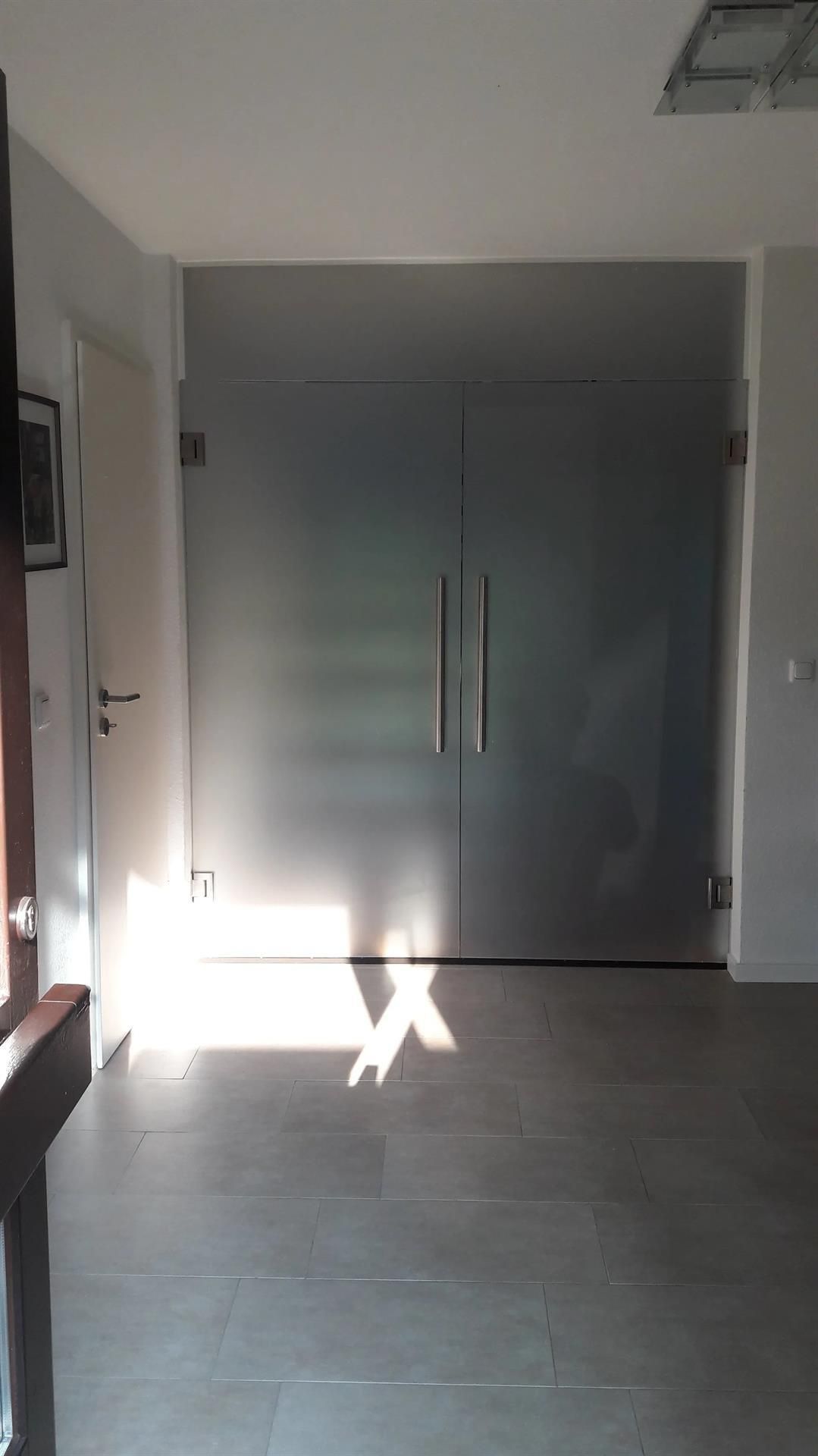 Schiebe- und Pendeltüren aus Glas