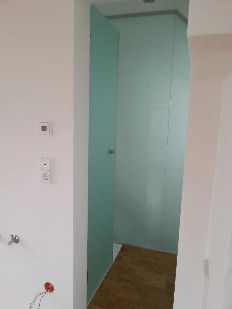 Schiebe- und Pendeltüren aus Glas