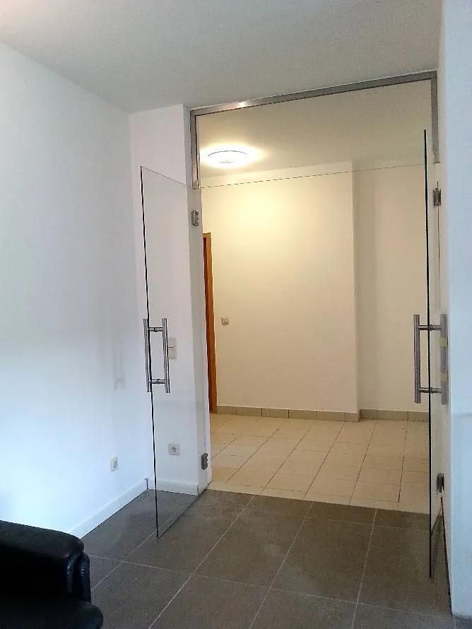 Schiebe- und Pendeltüren aus Glas