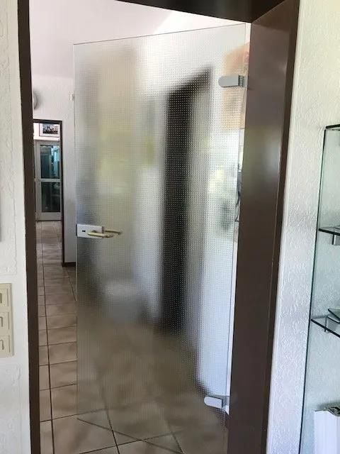 Schiebe- und Pendeltüren aus Glas