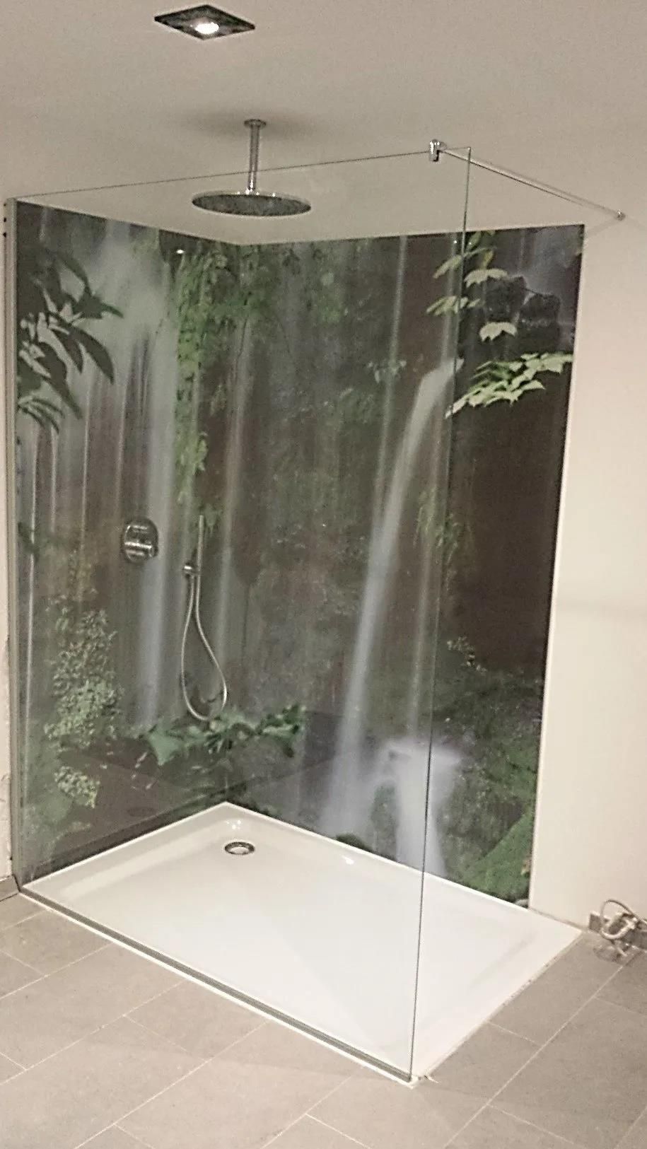 Duschrückwände aus Glas