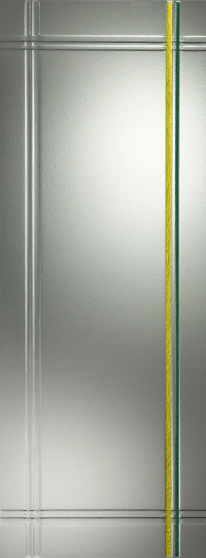 Eine Nahaufnahme einer Glastür mit einer gelben Linie darauf.