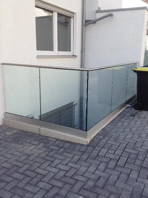 Glasgeländer