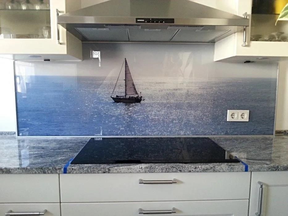 Küchenrückwände aus Glas