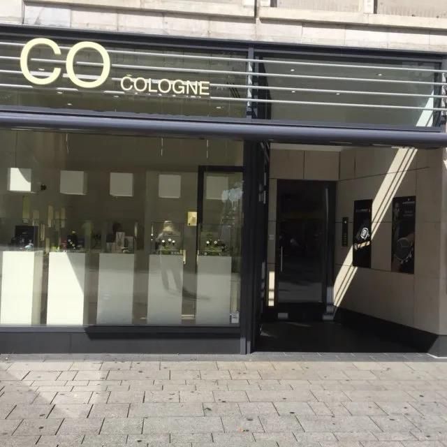 Ein Laden mit einem Schild mit der Aufschrift „Go Cologne“