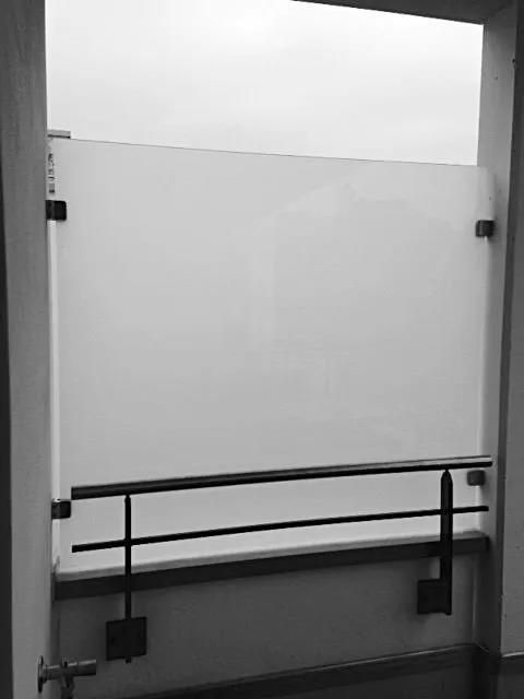 Sicht- und Windschutz aus Glas