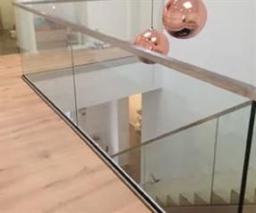 Glasbau für den Innenbereich Glasbau für den Innenbereich