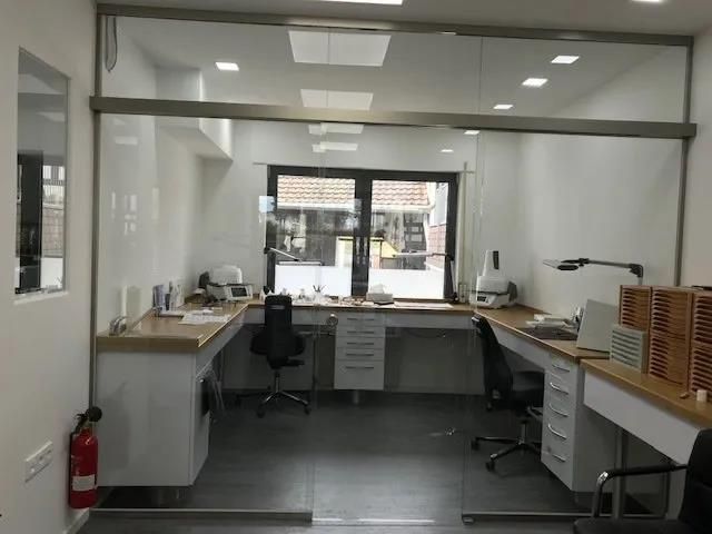 Trennwände aus Glas