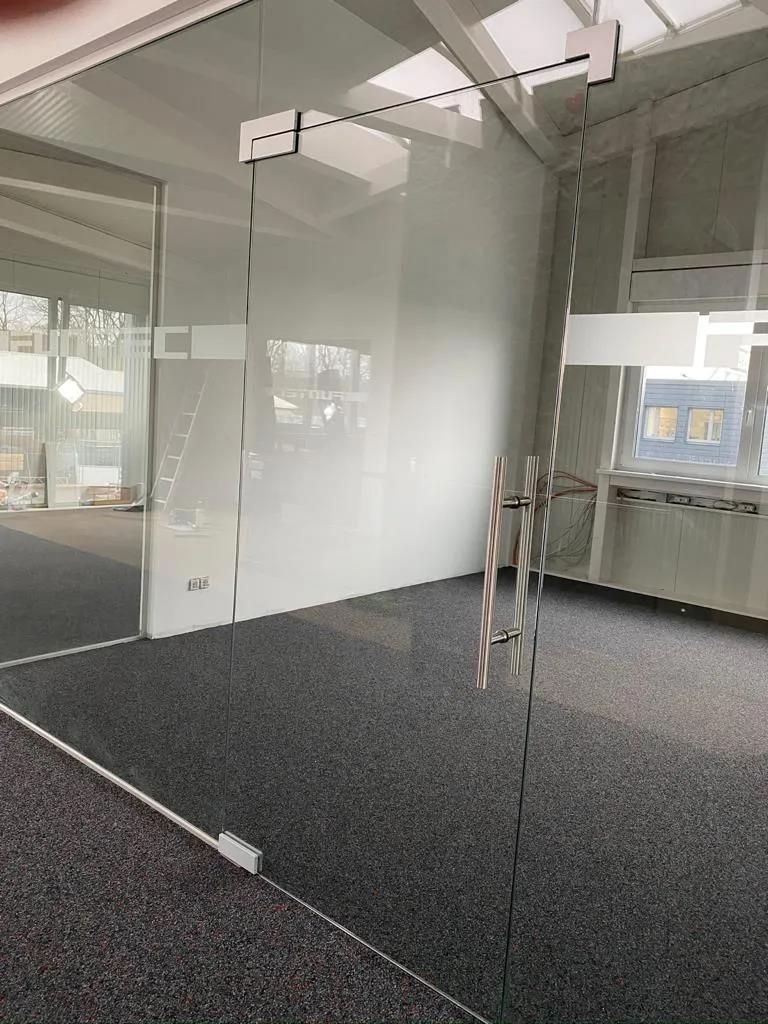 Trennwände aus Glas