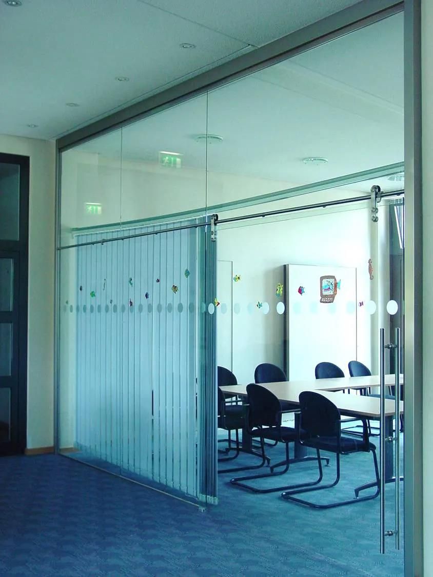 Trennwände aus Glas