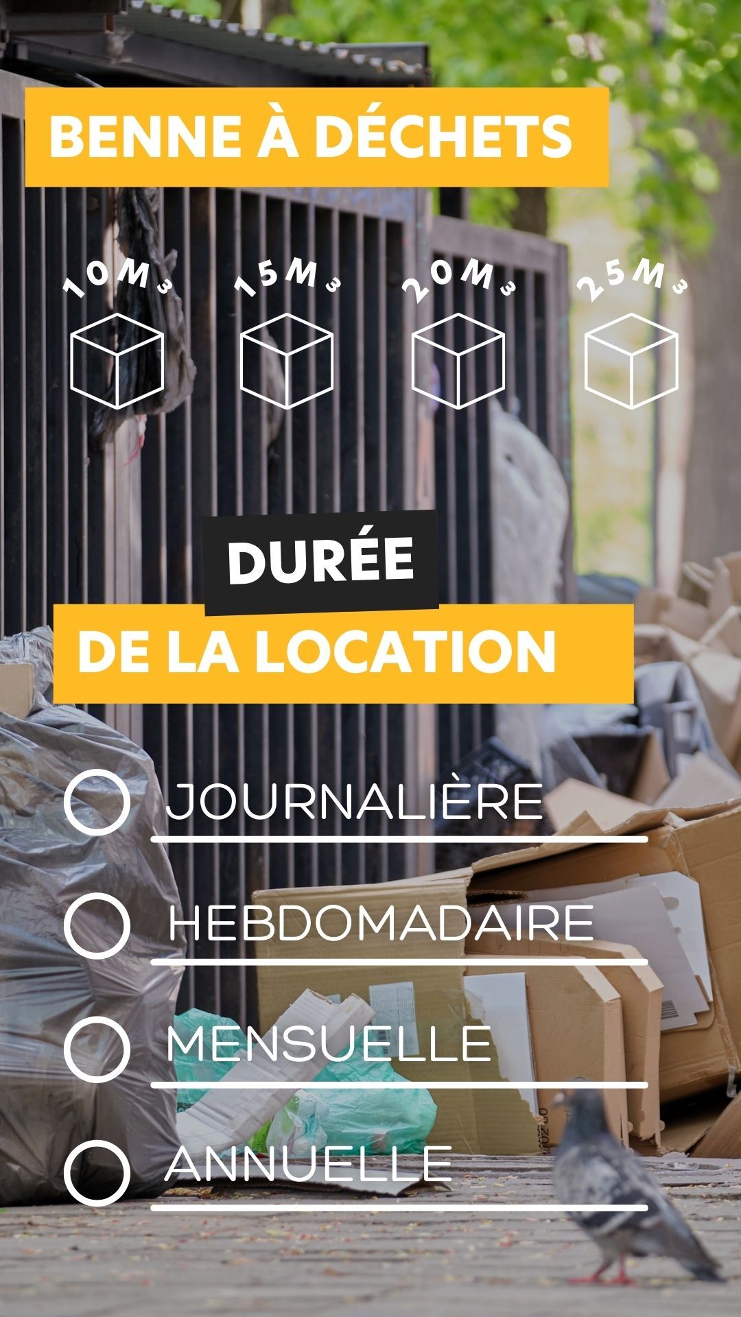 Des cartons sur le trottoir.