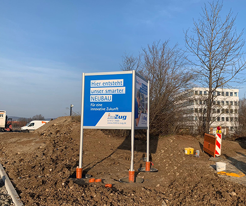 Schild auf Baustelle der Elektro Zug GmbH