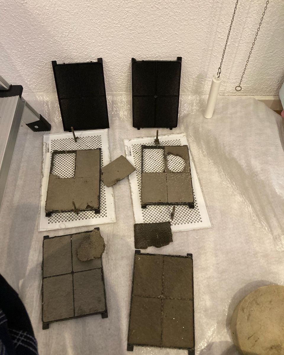 Filter werden ausgetauscht, Foto von Wasair.ch