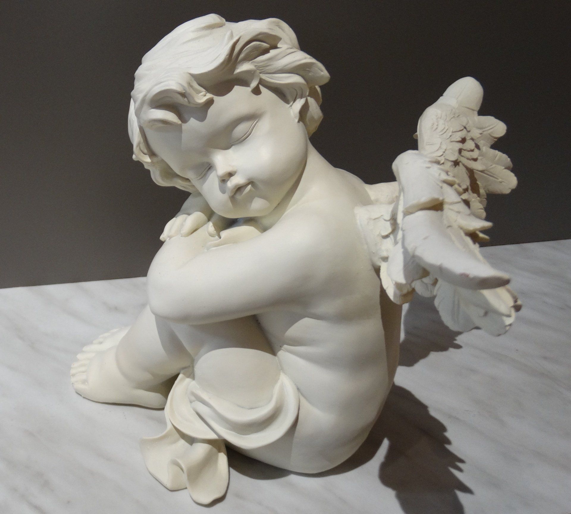 Vase et fleur artificielle