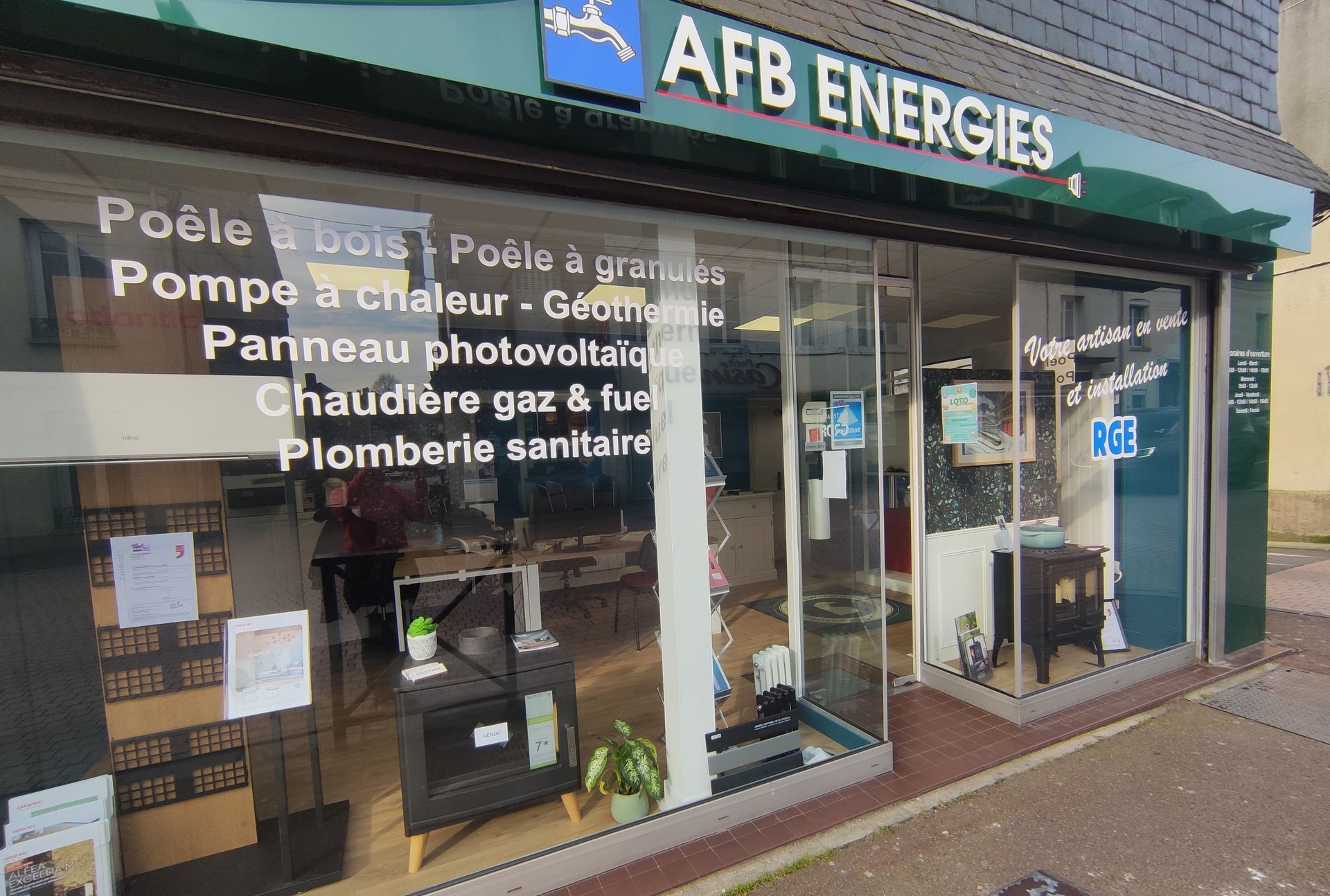 Devanture de boutique avec vitrine