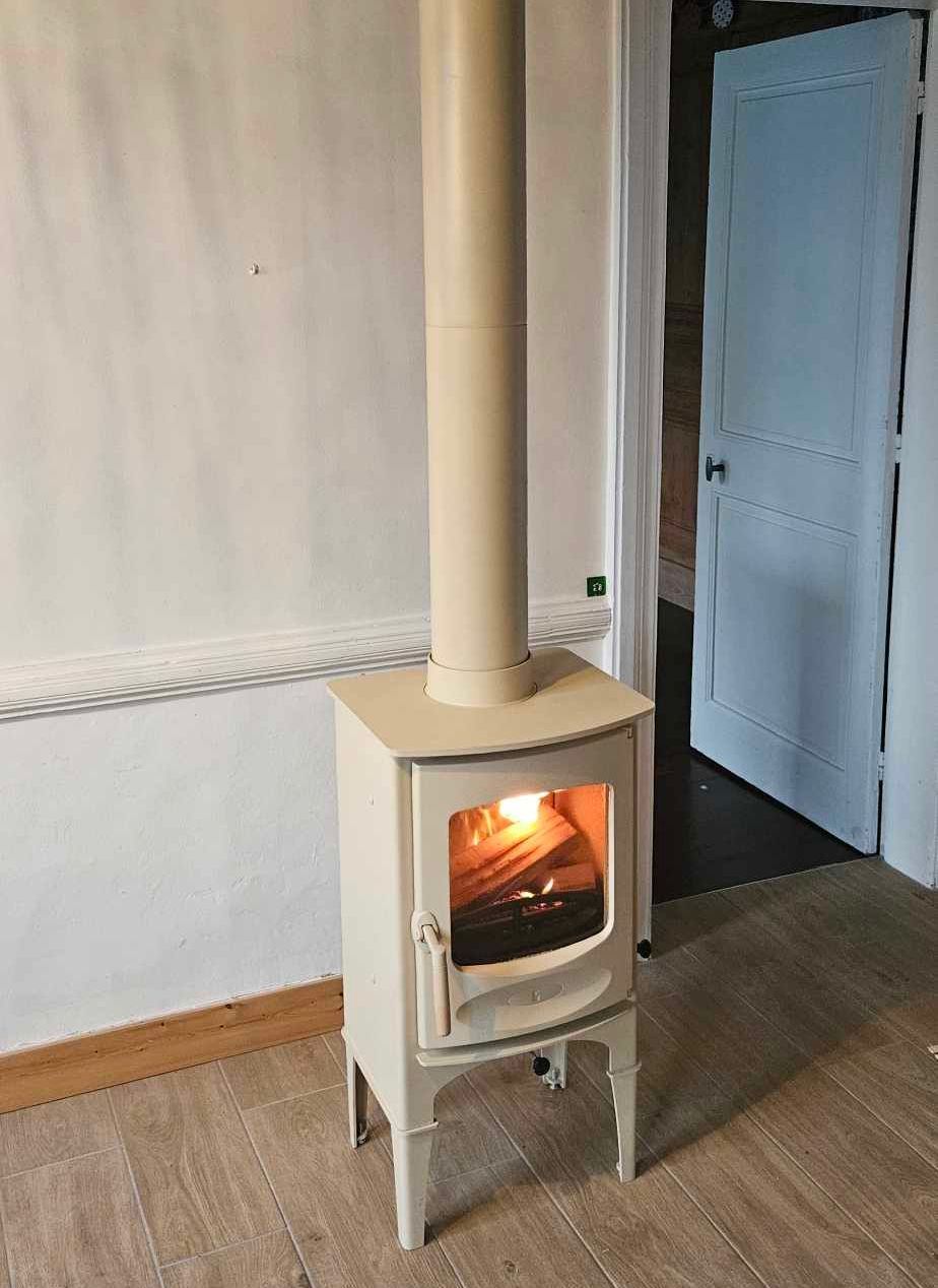 Poêle à bois C-Six Charnwood Ivoire