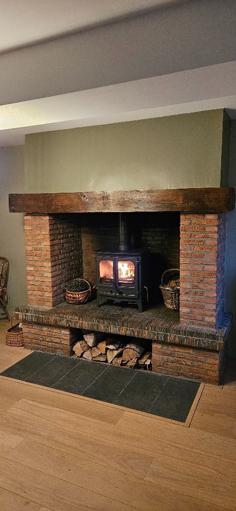 Poêle à bois CHARNWOOD en fonctionnement