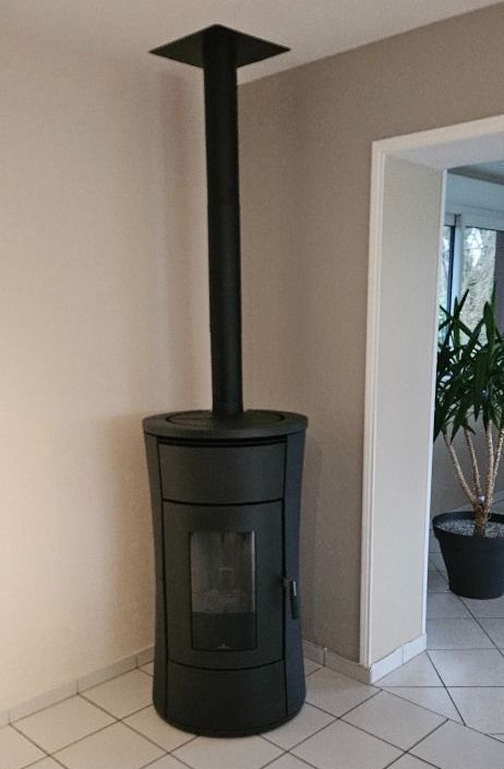 Poêle à granulés avec tubage noir