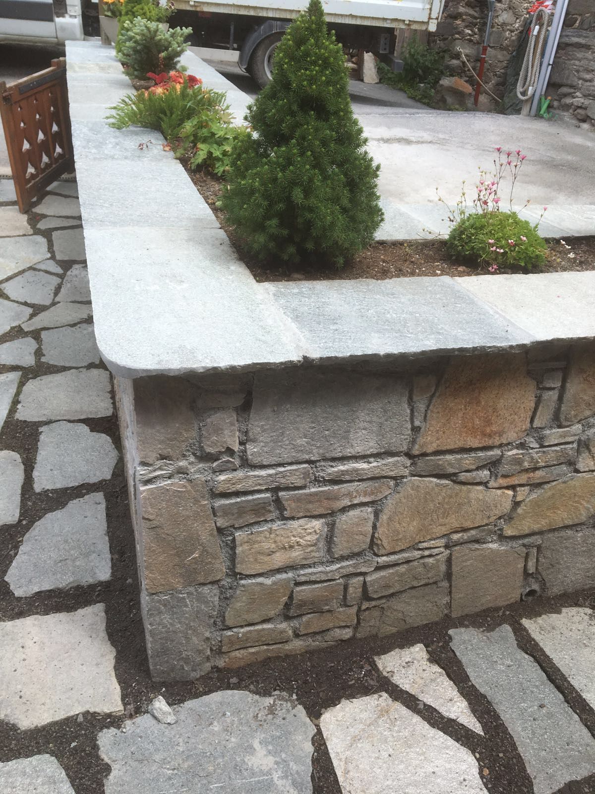 Coin de muret en pierre