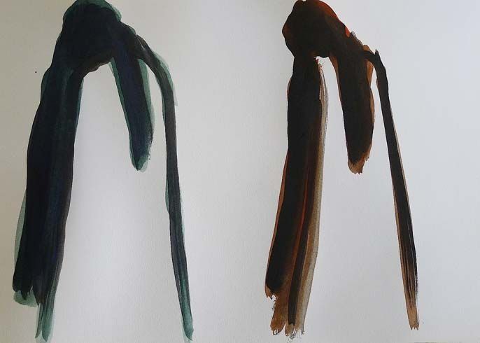 Una pintura de un objeto azul y uno marrón sobre un fondo blanco.