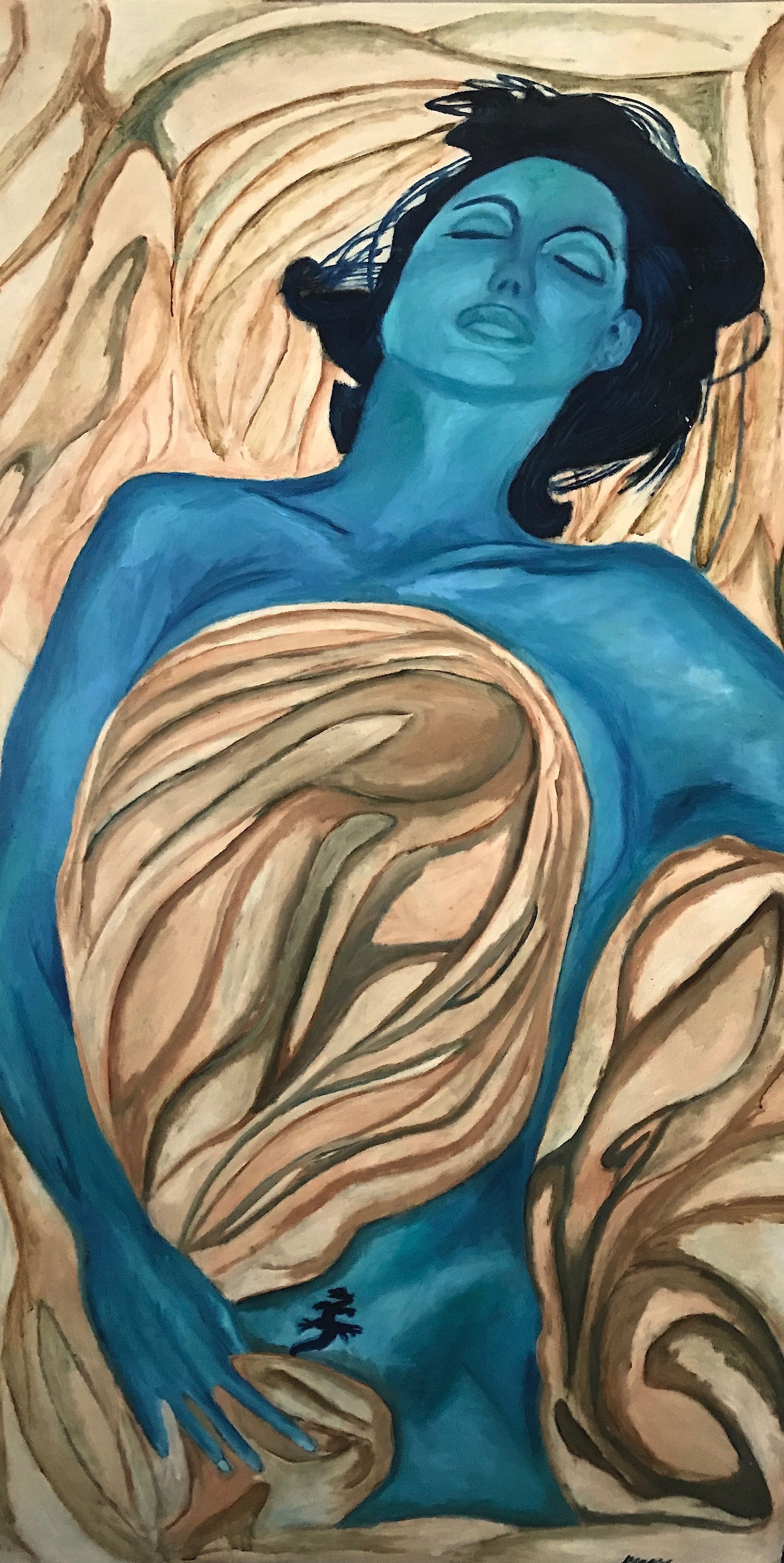 Un cuadro de una mujer envuelta en una tela azul con los ojos cerrados.