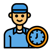 Un hombre con una camisa azul sostiene un reloj.