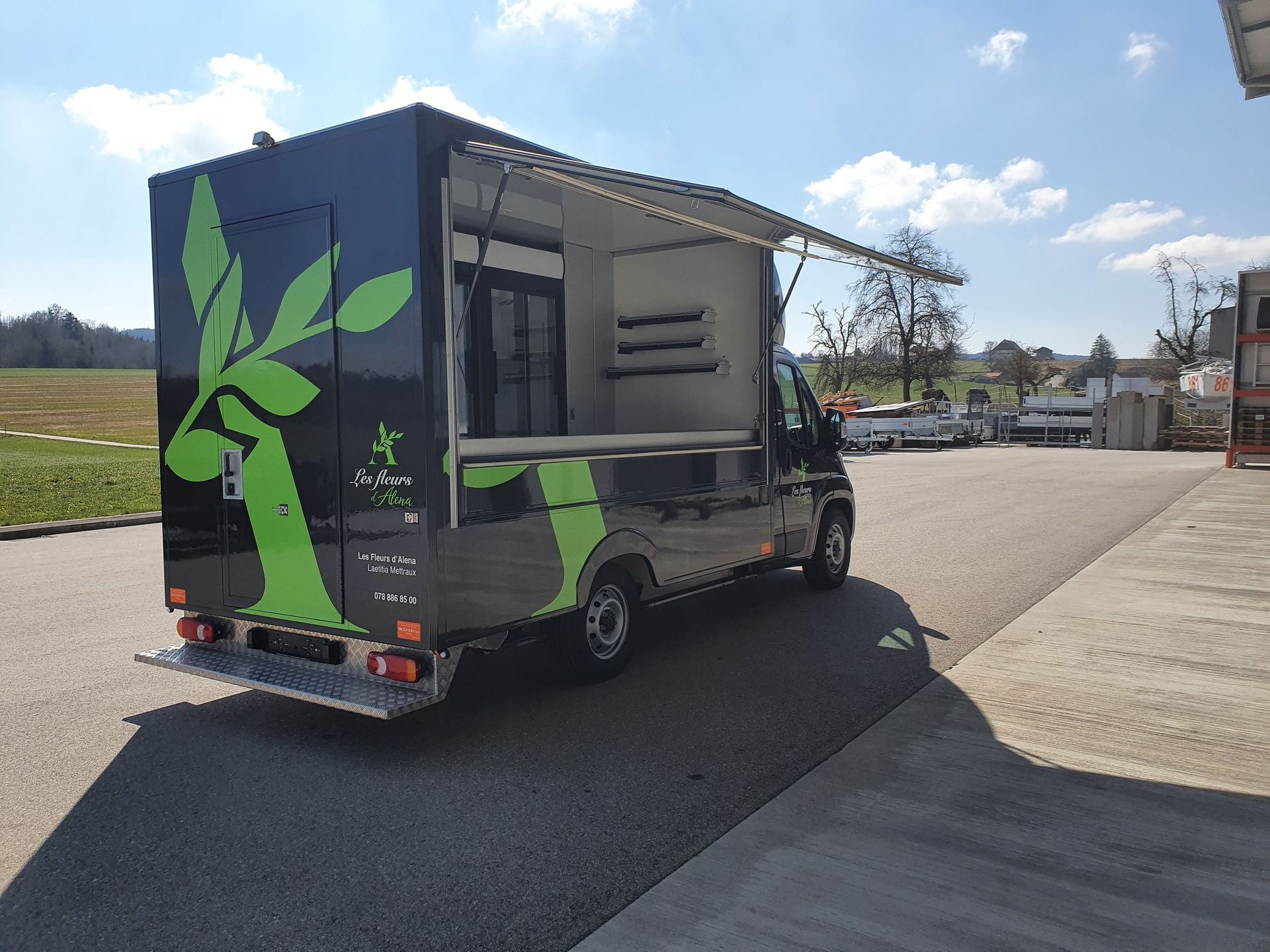 Le camion les fleurs d'Alena terminé