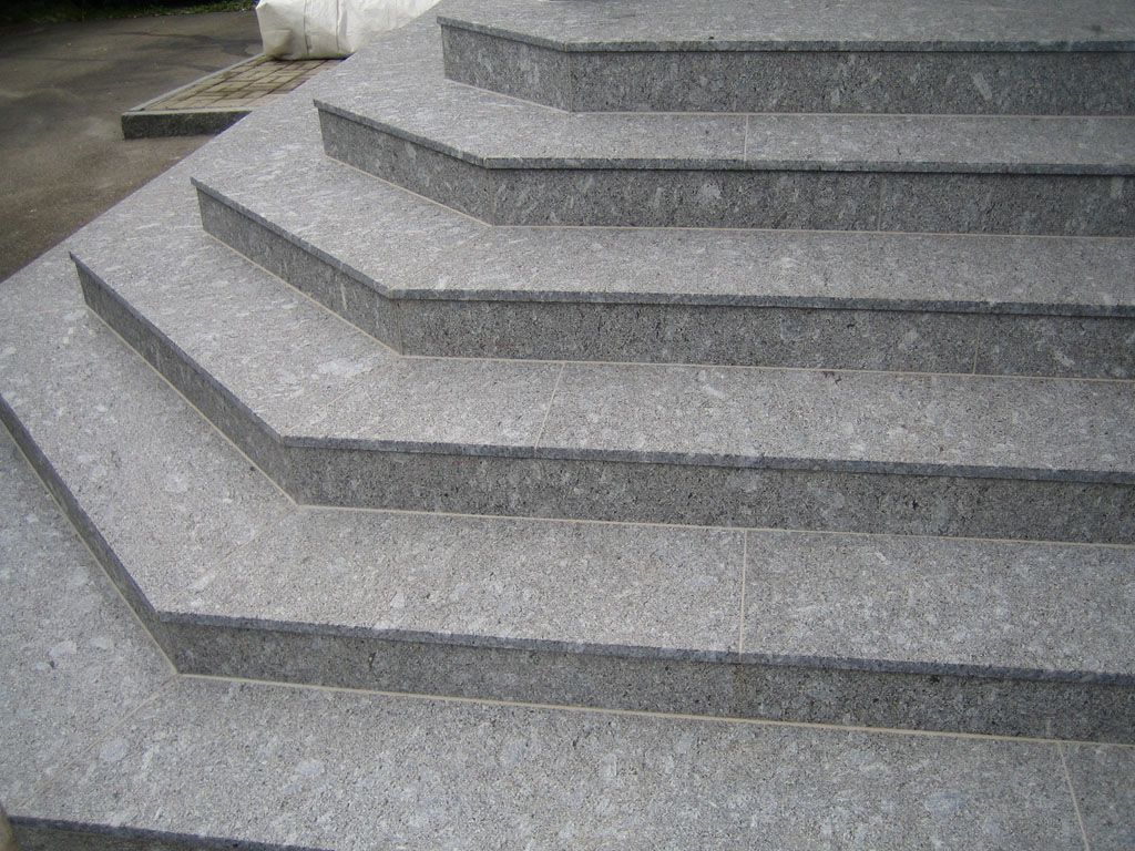 hellgraue Treppe